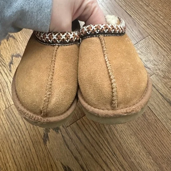 Ugg Toddler Slipper - Picture 6 of 6